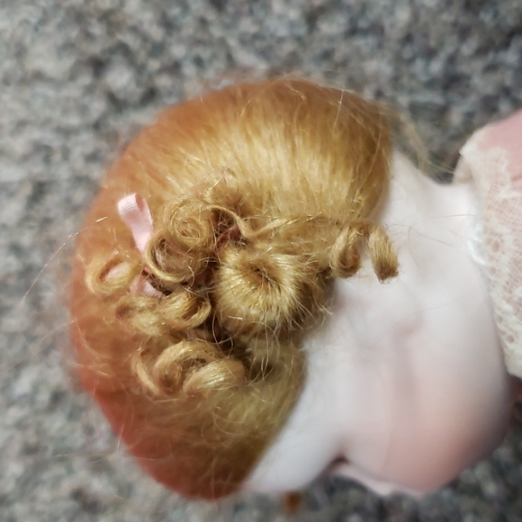 Patricia Coffer 1986 “Tansie Comes To Visit” 10" Porcelain Doll w/ Stand - Picture 13 of 14